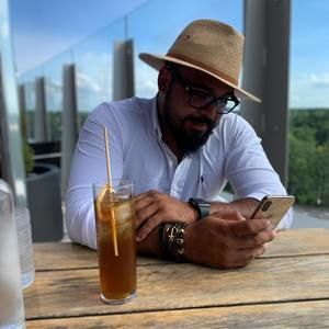 Meet your Posher, Josue